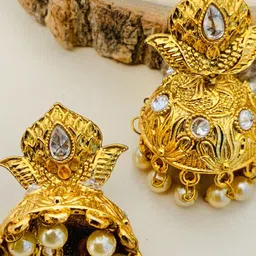 Anouk Gold-Plated Kundan Studded & Pearls Beaded Dome Shaped Jhumkas image 3