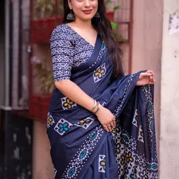 Panzora Batik Silk Blend Saree image 4