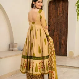 GLOSIA DESIGN Women Floral Printed Anarkali Kurta with Palazzos & With Dupatta image 2