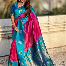 ELITE WEAVES Ethnic Motifs Woven Design Zari Banarasi Saree image 5