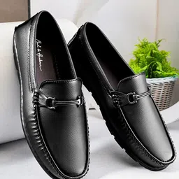 Mast & Harbour Men Textured Orthotic Friendly Horsebit Loafers-picture-28