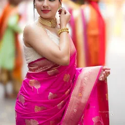 Lyzoo Ethnic Motifs Zari Handloom Saree image 2