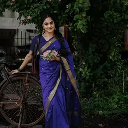 SWEETPEL Woven Design Zari Saree With Blouse Piece image 5