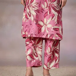 Sangria Floral Printed Linen Sleeveless Kurta With Trousers image 5