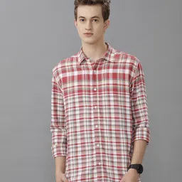 Voi Jeans Men Relaxed Fit Spread Collar Checked Cotton Casual Shirt-image-97