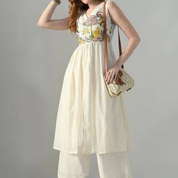 Myshka Embroidered V-Neck Empire Thread Work Pure Cotton A-Line Kurta With Palazzos image 2