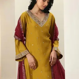YAMUNE Women Ethnic Motifs Embroidered Regular Thread Work Kurta with Trousers & With Dupatta image 3