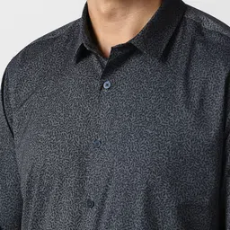 Van Heusen Men Floral Printed Spread Collar Formal Shirt image 3