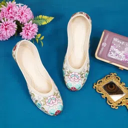 Anouk Women Embroidered Rajasthani Mojari Slip-On Jutis image 4