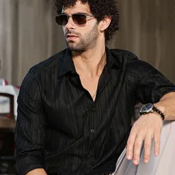 Campus Sutra Men Classic Fit Spread Collar Textured Casual Shirt-image-61