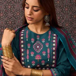 Indo Era Women Embroidered Regular Thread Work Pure Cotton Kurta with Trousers & Dupatta image 3