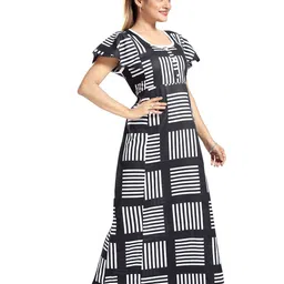 CINCO Women Printed Maxi Nightdress image 5