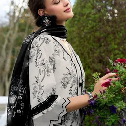 Indo Era Women Floral Printed Regular Pure Cotton Kurta with Trousers & With Dupatta image 2