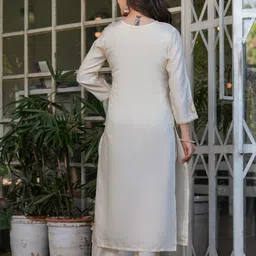 BAPS Women Ethnic Motifs Embroidered Regular Beads and Stones Chanderi Cotton Kurta with Trousers & With image 4