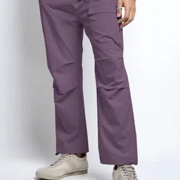 SHOWOFFFF Men Relaxed Fit Low-Rise Cargos Trousers image 3