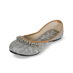 DFR Women Mojaris Flats image 5