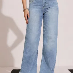 DOLCE CRUDO Women Wide Leg High-Rise Light Fade Stretchable Jeans-picture-21