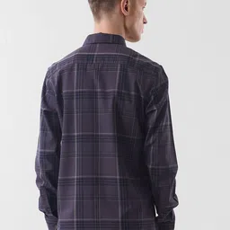 Snitch Men Slim Fit Checked Spread Collar Casual Shirt image 2