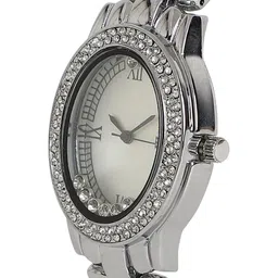 HAUTE SAUCE by Campus Sutra Women Set Of Victoria Oval Watch & Bracelet SSM25_HSWB5103 image 3