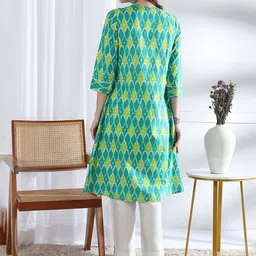 Label Ceres Floral Printed V Neck A Line Kurta image 4