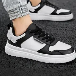 Lejano Men Colourblocked Sneakers image 4