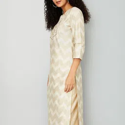 max Chevron Printed Notch Neck Sequinned Straight Kurta image 2