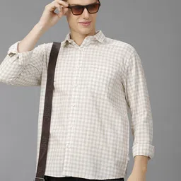 Voi Jeans Men Regular Fit Spread Collar Gingham Checked Casual Shirt-image-83