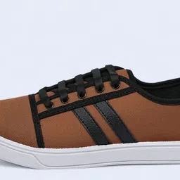 Spotwalk Men Mesh Running Shoes image 2