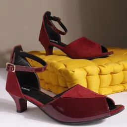 SUKUN Women Solid Regular Pointed Toe Sandals image 4