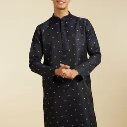 Diwas by Manyavar Thread Work Mandarin Collar Straight Kurta image 5