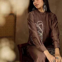 Inddus Floral Embroidered Mandarin Collar Tunic With Trousers image 4