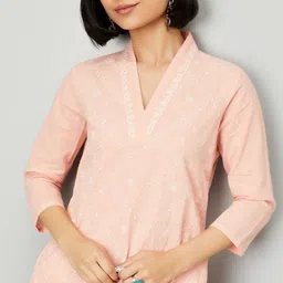 max Floral Embroidered Thread Work Kurta With Trouser image 2