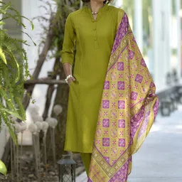 SHREE LAXMINARAYAN EXPORT Women Regular Kurti with Trousers & With Dupatta-picture-27