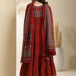 Sangria Embroidered Pure Cotton Key Hole-Neck Anarkali Kurta With Trouser & Dupatta image 5