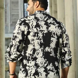 Instafab Plus Men Comfort Opaque Casual Shirt image 4