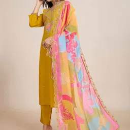 Navlik Women Ethnic Motifs Embroidered Regular Kurta with Trousers & Dupatta image 5