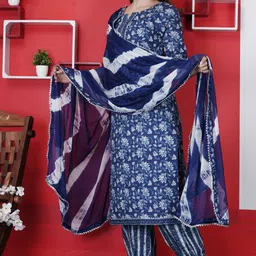 divastri Women Pure Cotton Kurta Pant Dupatta Set image 3