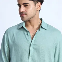 XKIND Men Solid Spread Collar Linen Casual Shirt image 3