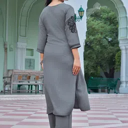 MITTOO Women Floral Printed Regular Thread Work Kurta with Palazzos image 2