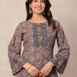 NAVYAAZRI Women Paisley Printed Regular Pure Cotton Kurta with Trousers & With Dupatta image 5