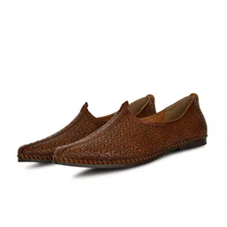 Big Boon Men Textured Mojaris Casual Shoes-image-89