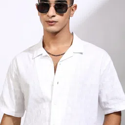 HIGHLANDER Men Mocklino Dobby Textured Solid Cuban Collar Relaxed Shirt-picture-31