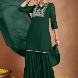 Janasya Women Floral Yoke Design Regular Sequinned Kurta with Palazzos & With Dupatta image 5