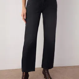 Trendyol Women Regular Fit Mid-Rise Light Fade Jeans-picture-19