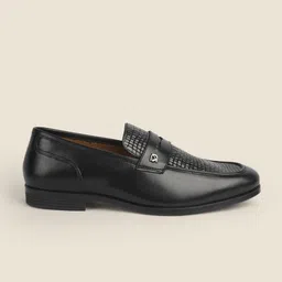 DAVINCHI Men Textured Formal Loafer Shoes image 3