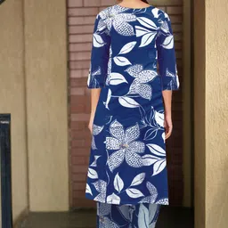 DIVASTRI Floral Printed Mandarin Collar A-Line Kurta With Palazzos image 2