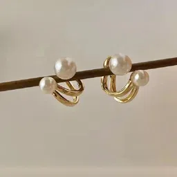 Estailo fashion Set Of 3 Gold-Plated Artificial Stones Studded Spiked Shaped Studs image 4