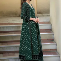 SZN Women Ethnic Motifs Printed Regular Kurta with Trousers & With Dupatta image 4