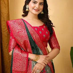 KAYOMMI Checked Zari Kanjeevaram Saree image 4