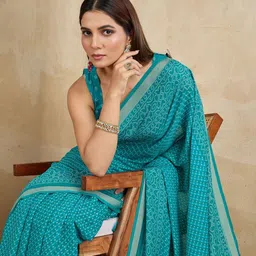 KALINI Bandhani Print Pure Georgette Zari Bandhani Saree image 3